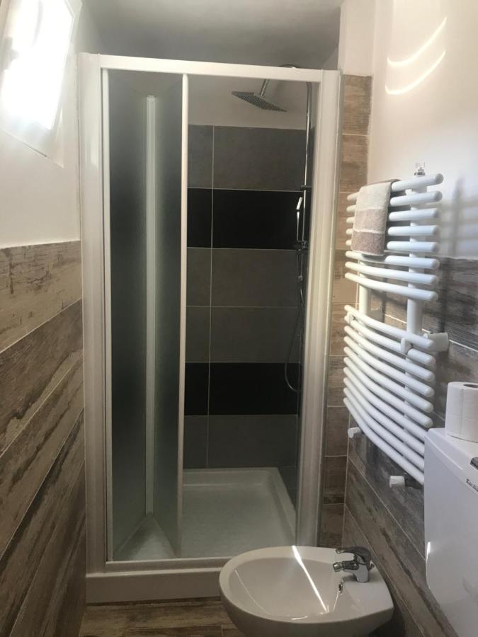 Monolocale Per Coppia Apartment Carrodano Inferiore Luaran gambar