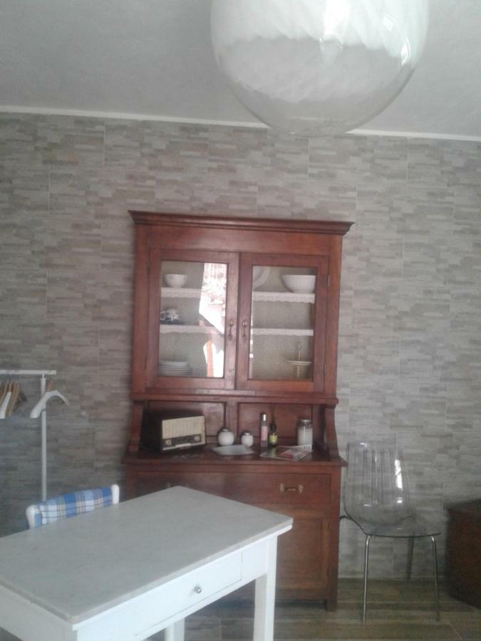 Monolocale Per Coppia Apartment Carrodano Inferiore Luaran gambar