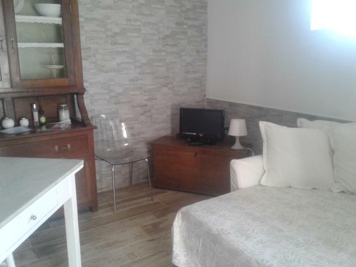 Monolocale Per Coppia Apartment Carrodano Inferiore Luaran gambar